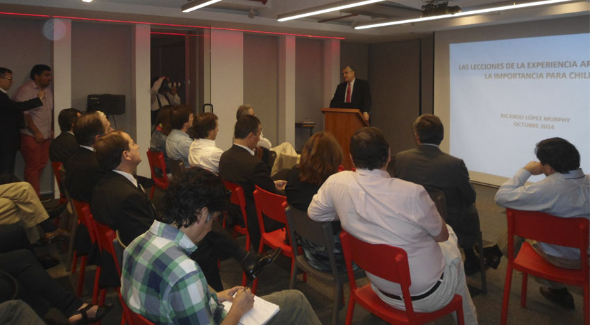 Ricardo López-Murphy habla de la situación argentina y advierte sobre las lecciones que Chile debe aprender para no caer en lo mismo