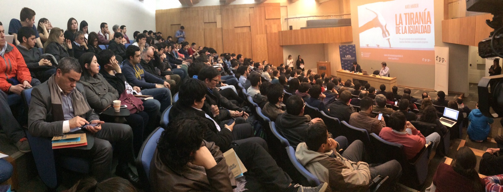 Exitoso inicio de la gira: La Tiranía de la Igualdad