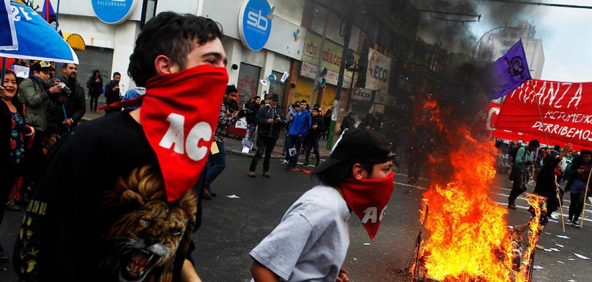 La destrucción de la democracia en Chile, hacia una memoria histórica verídica