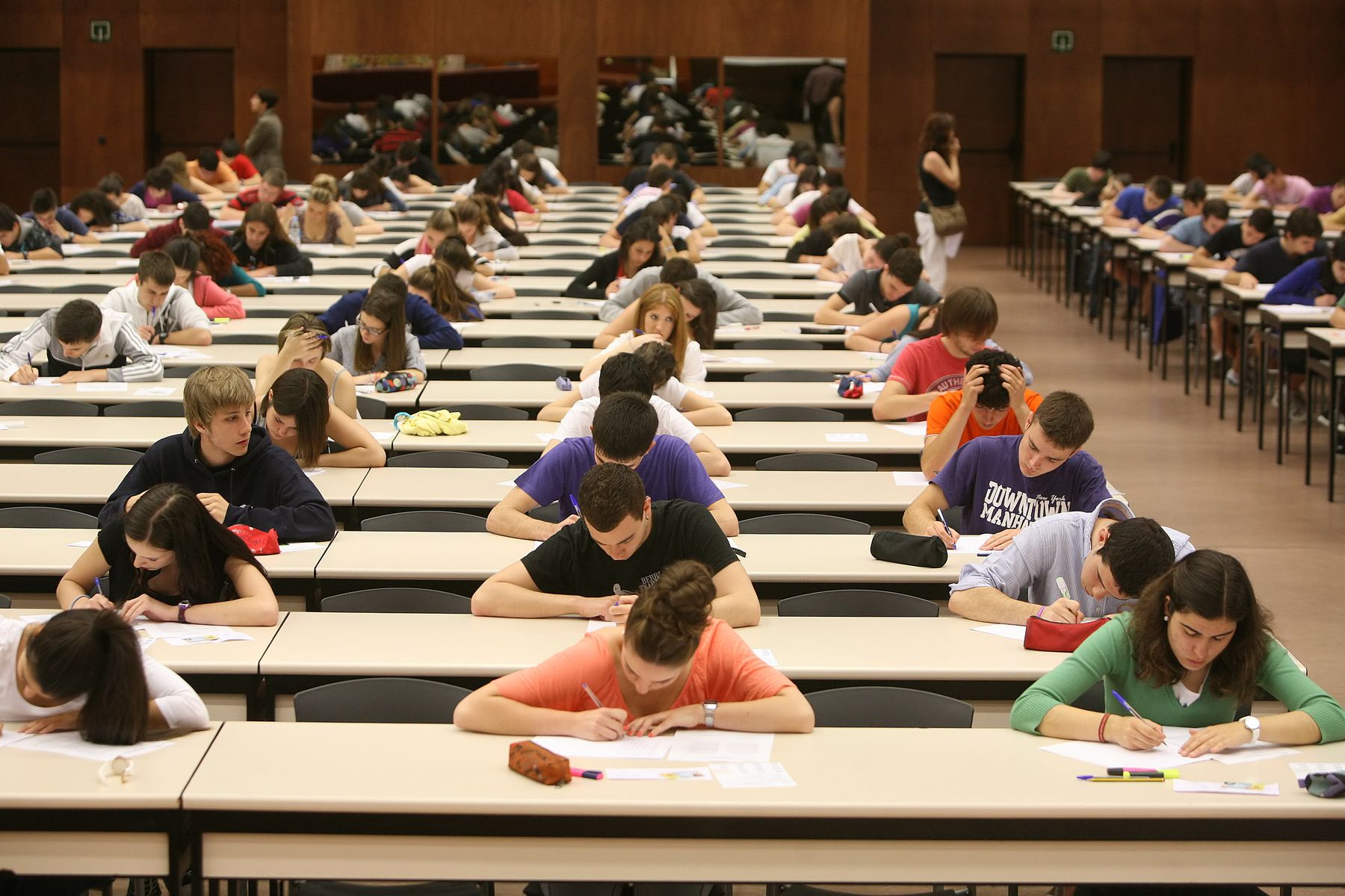 Estudiantes en examen o prueba