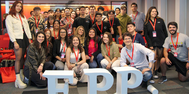 Finaliza curso «Ideas & Política» con 97 jóvenes graduados