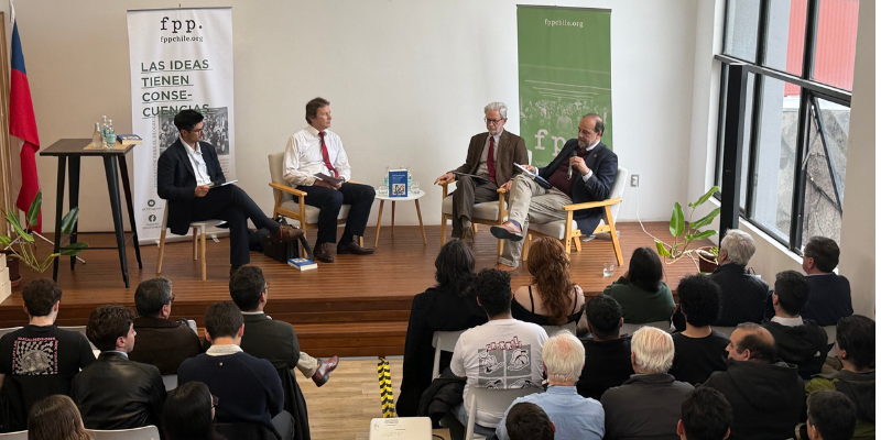 Exministro Fontaine presenta su libro «El Gran Impulso» en FPP Valdivia